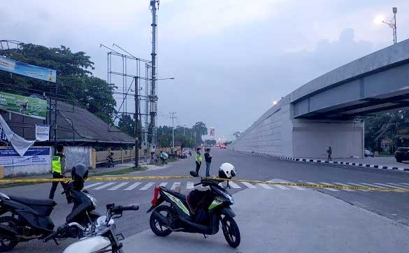 Selama PSBM dua jalan utama di Kecamatan Tampan Pekanbaru disekat