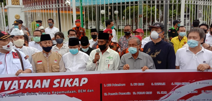 Demo Tolak Kedatangan Habib Rizieq Shihab ke Riau