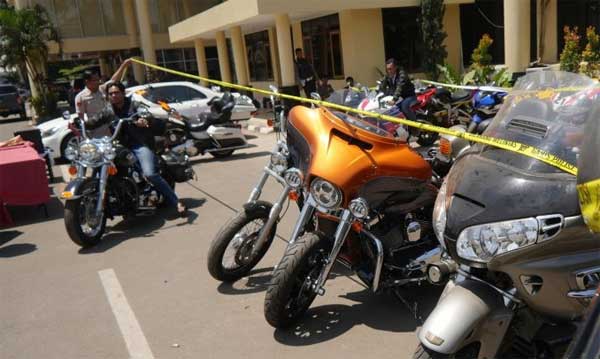 Motor gede Harley Davidson ditahan