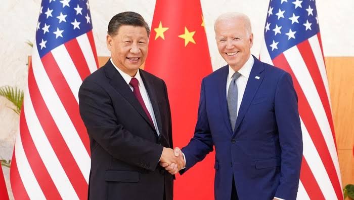 Presiden China Xi Jinping bertemu dengan Presiden Amerika Serikat Joe Biden dalam KTT G20 di Denpasar, Bali. (Foto: detik)