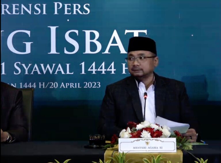 Menteri Agama Yaqut Cholil Qoumas, dalam konferensi pers yang digelar usai Sidang Isbat 1 Syawal 1444Hdi Kantor Kementerian Agama, Jalan MH Thamrin No. 6, Jakarta, Kamis (20/4).(Foto: Tangkapan Layar Youtube Kemenag RI)